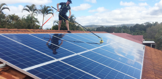 Pulizia di un impianto fotovoltaico